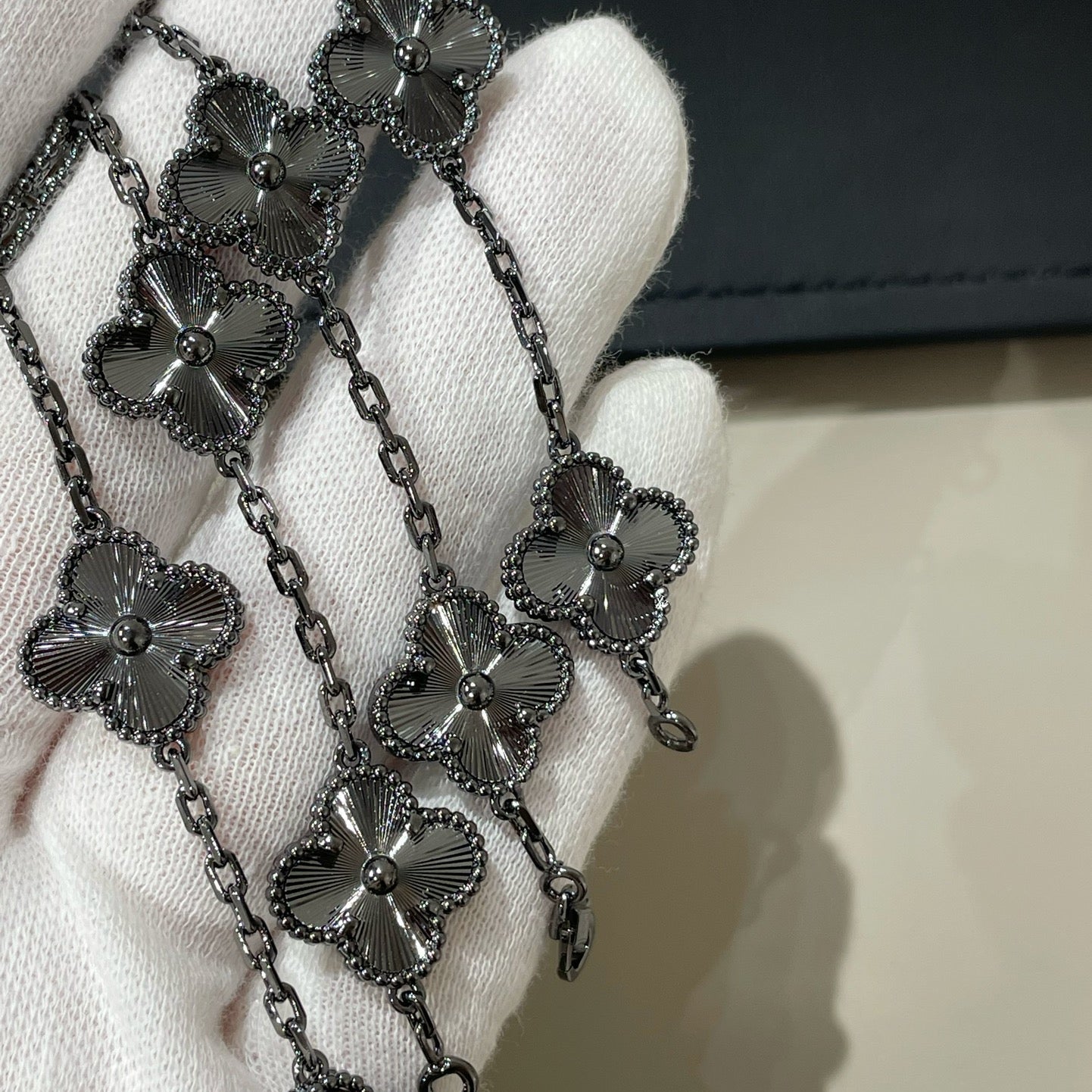 [Lumina]CLOVER 5 MOTIF BLACK BRACELET