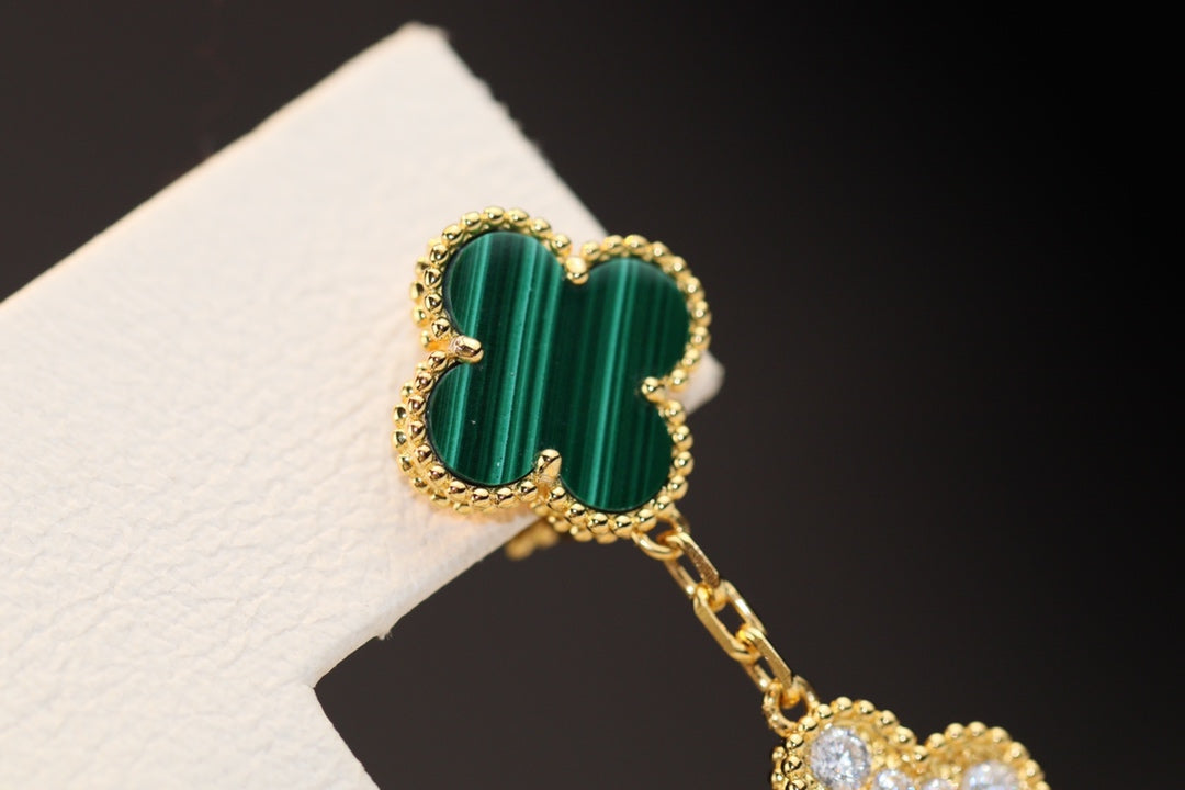 [Lumina]CLOVER EARRINGS GOLD MALACHITE DIAMOND 3 MOTIF