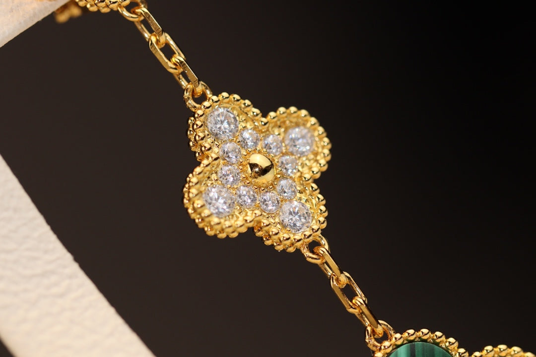 [Lumina]CLOVER EARRINGS GOLD MALACHITE DIAMOND 3 MOTIF