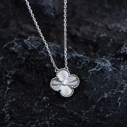 [Lumina]CLOVER  15MM DIAMOND LASER NECKLACE SILVER