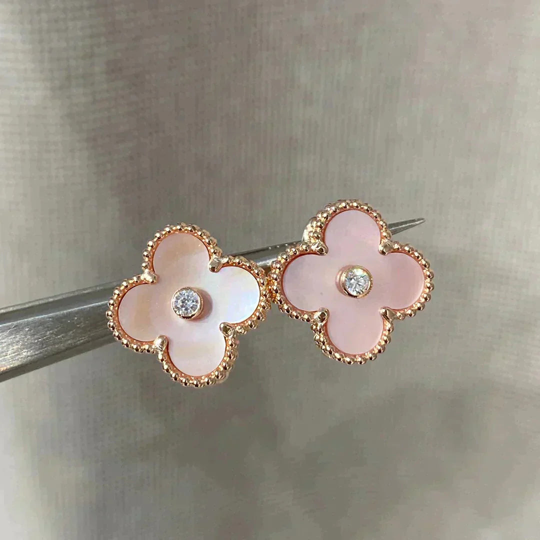 [Lumina]CLOVER MEDIUM 1 MOTIFS  PINK MOP DIAMOND EARRINGS