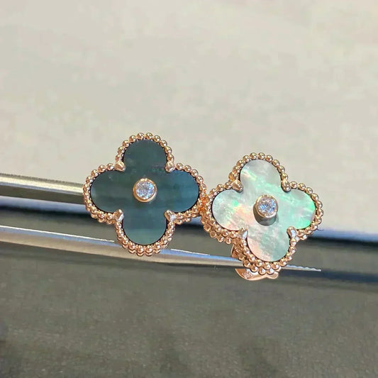 [Lumina]CLOVER MEDIUM 1 MOTIFS GRAY MOP  DIAMOND EARRINGS