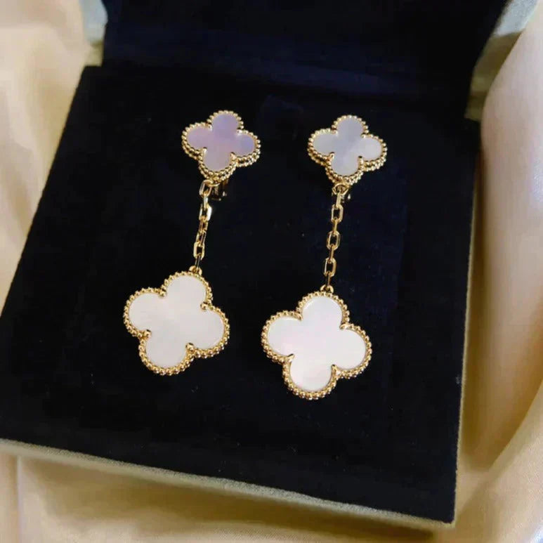 [Lumina]CLOVER 2 MOTIF WHITE MOP EARRINGS