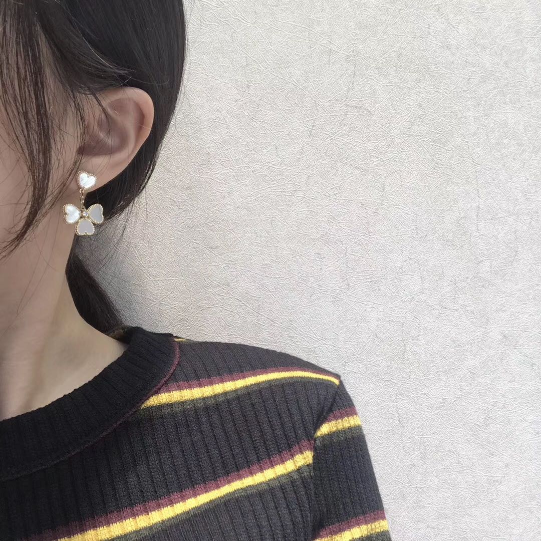 [Lumina]CLOVER SWEET WHITE MOP EARRINGS