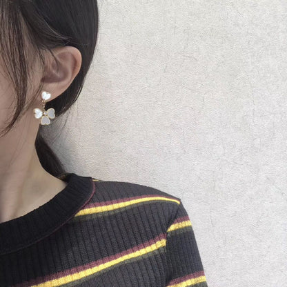 [Lumina]CLOVER SWEET WHITE MOP EARRINGS
