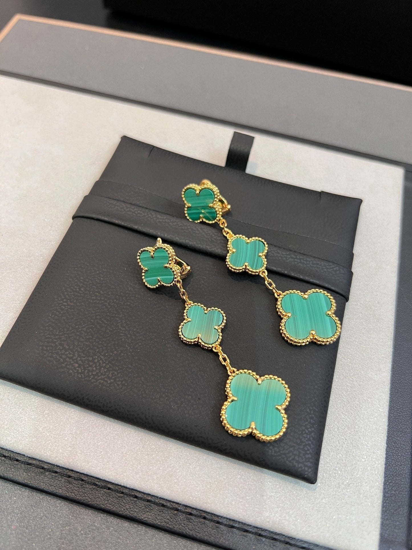 [Lumina]CLOVER MALACHITE 3 MOTIFS GOLD