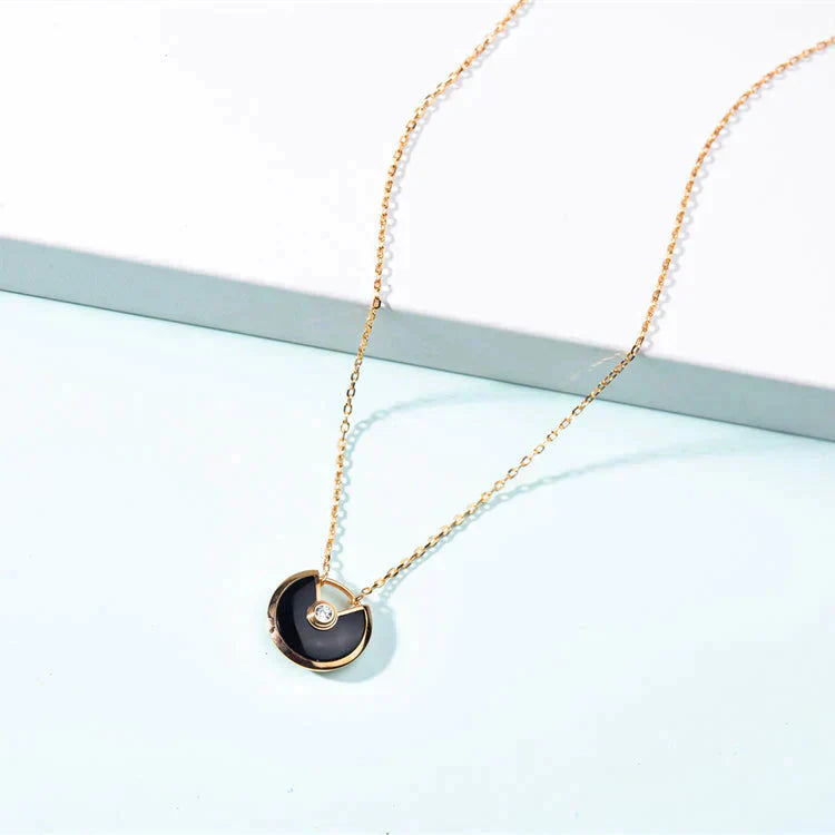 [Lumina]AMULETTE GOLD CARNELIAN ONYX NECKLACE