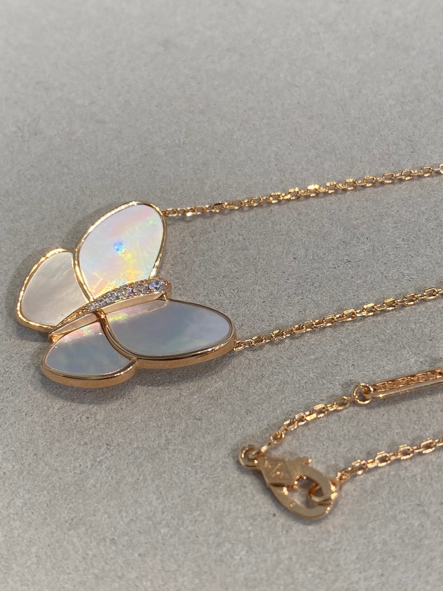 [Lumina]BUTTERFLY GOLD MOP DIAMOND NECKLACE