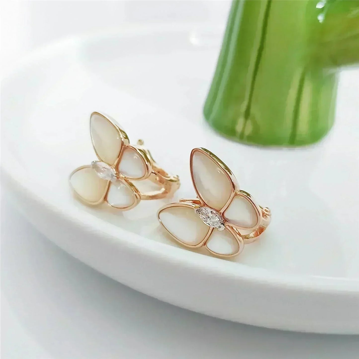 [Lumina]BUTTERFLY MOP DIAMOND EARRINGS
