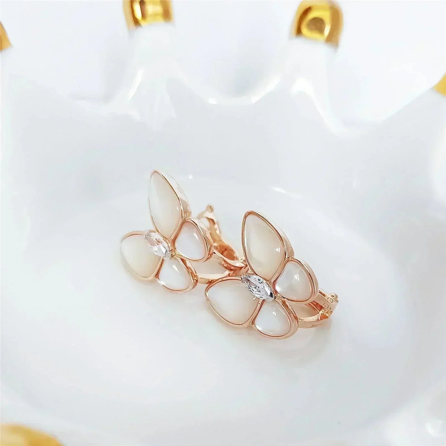 [Lumina]BUTTERFLY MOP DIAMOND EARRINGS