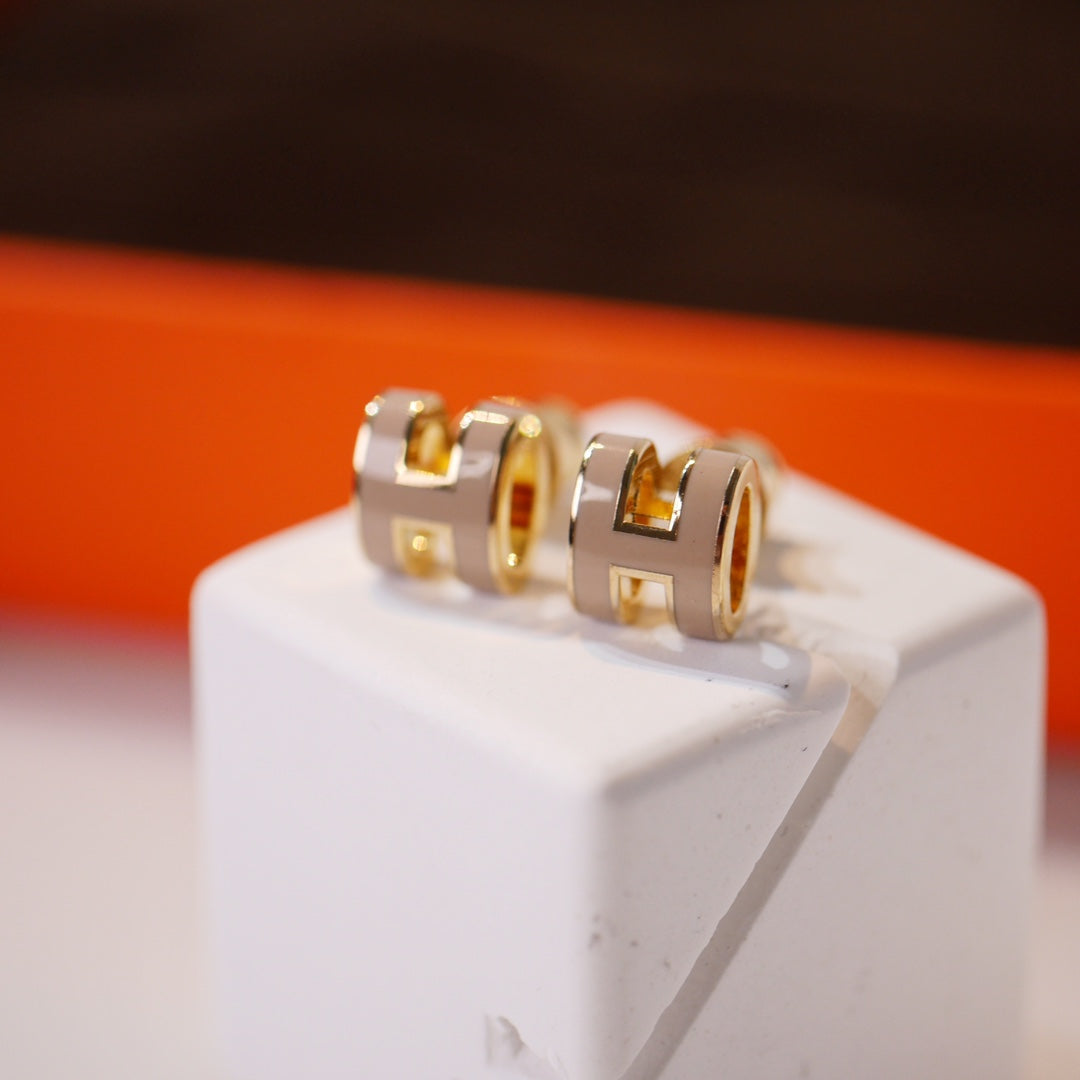 [Lumina]MINI POP H GOLD EARRINGS GREY