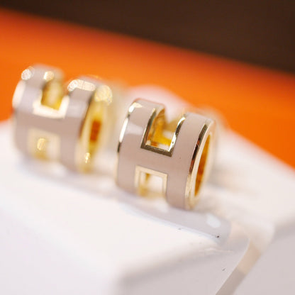 [Lumina]MINI POP H GOLD EARRINGS GREY