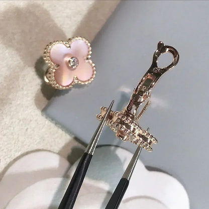[Lumina]CLOVER MEDIUM 1 MOTIFS  PINK MOP DIAMOND EARRINGS