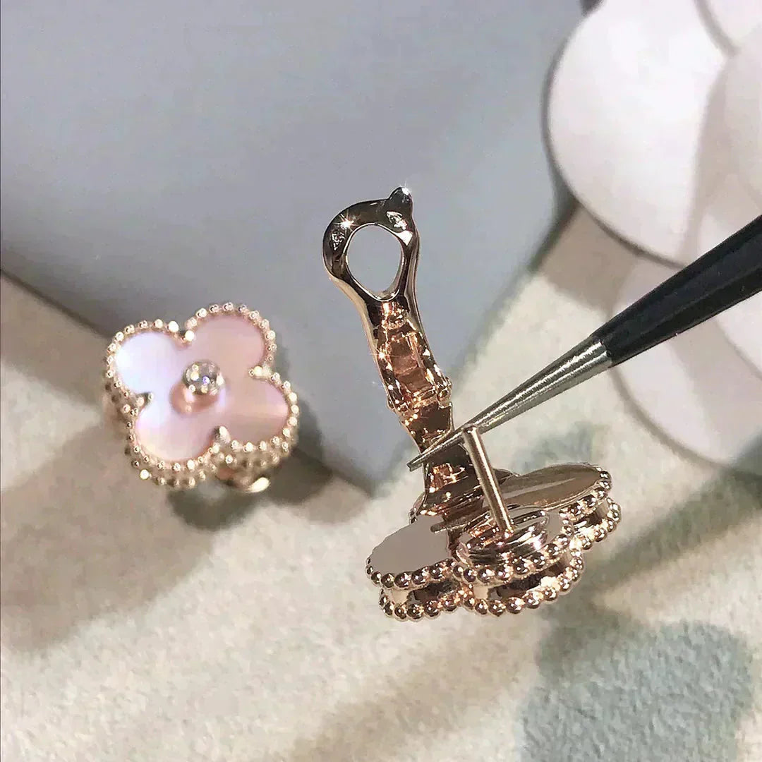[Lumina]CLOVER MEDIUM 1 MOTIFS  PINK MOP DIAMOND EARRINGS