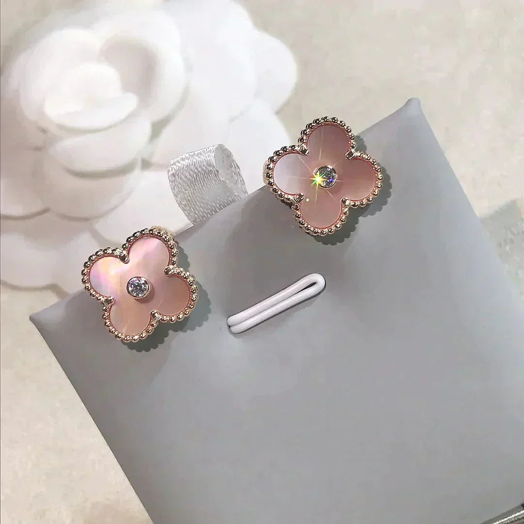 [Lumina]CLOVER MEDIUM 1 MOTIFS  PINK MOP DIAMOND EARRINGS