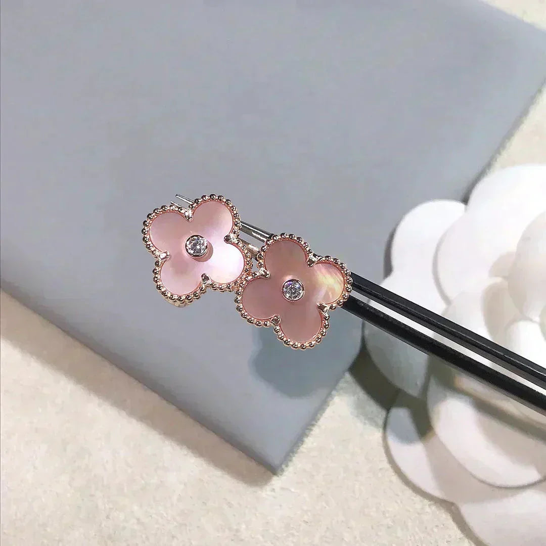[Lumina]CLOVER MEDIUM 1 MOTIFS  PINK MOP DIAMOND EARRINGS