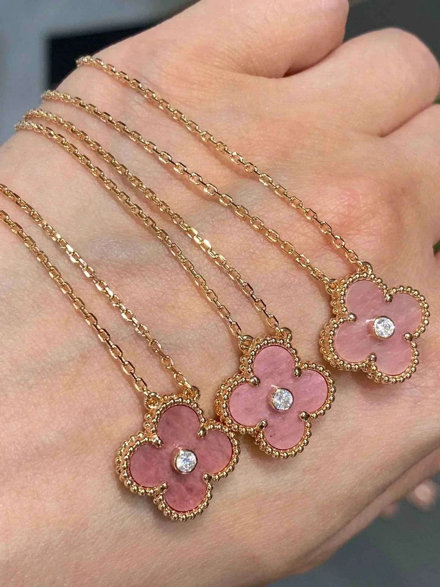 [Lumina]CLOVER 15MM DIAMOND RHODONITE NECKLACE