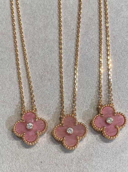 [Lumina]CLOVER 15MM DIAMOND RHODONITE NECKLACE
