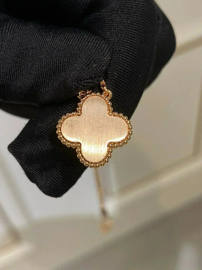 [Lumina]CLOVER 15MM DIAMOND RHODONITE NECKLACE