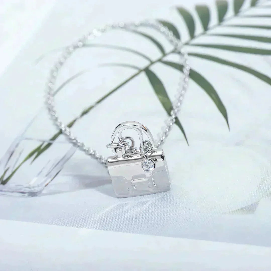 [Lumina]AMULETTE PEDANT SILVER NECKLACE
