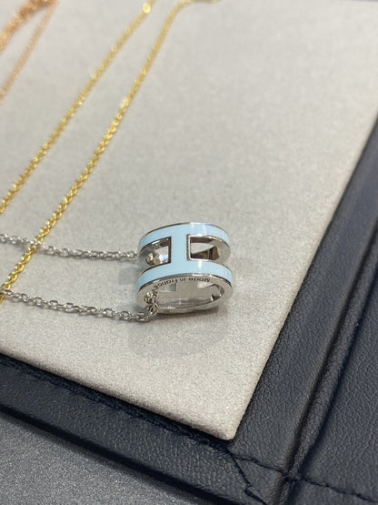 [Lumina]POP H LIGHT BLUE NECKLACE