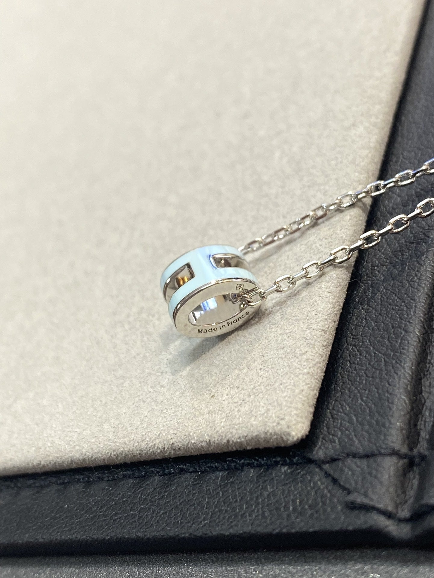 [Lumina]POP H LIGHT BLUE NECKLACE