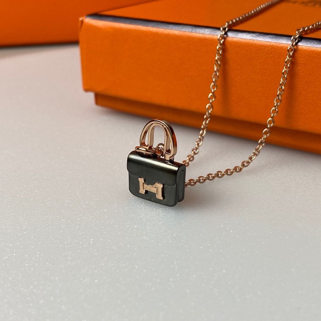 [Lumina]CONSTANCE BLACK PEDANT PINK GOLD NECKLACE