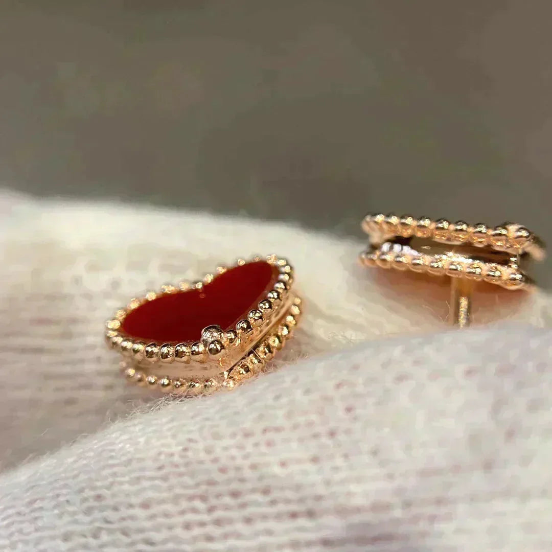 [Lumina]HEART CARNELIAN STUD EARRINGS