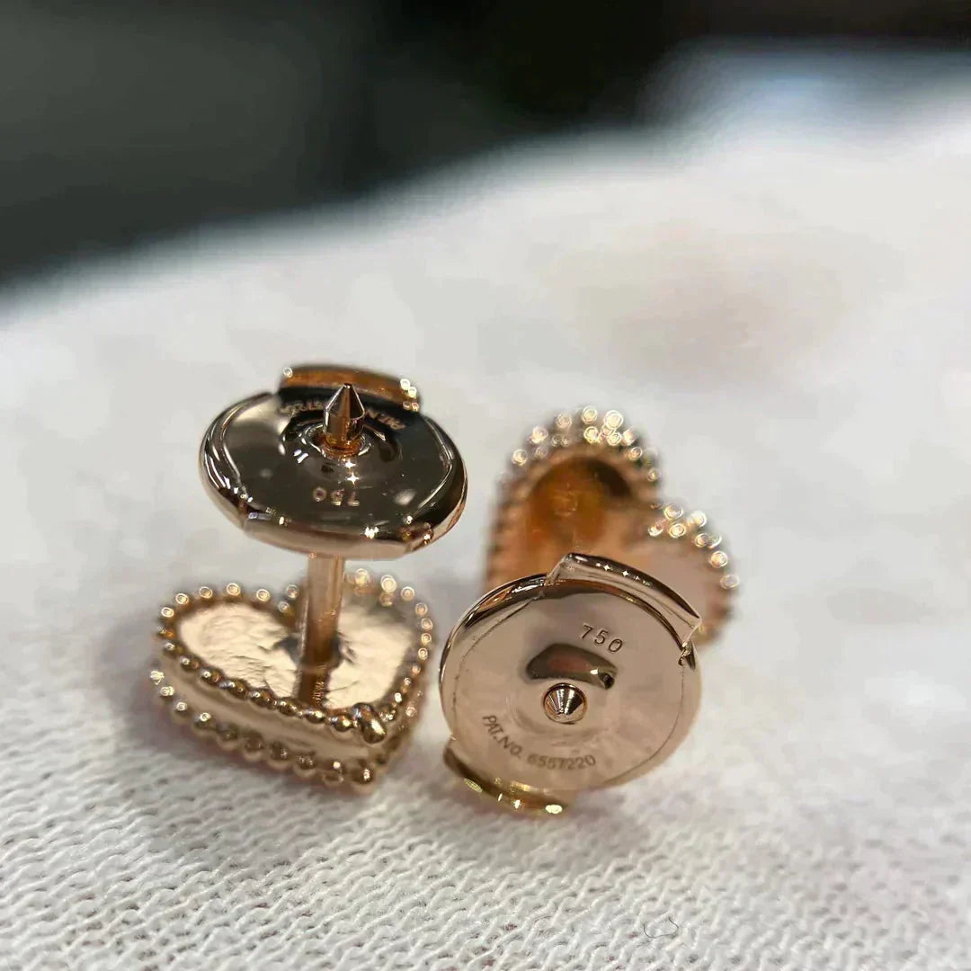 [Lumina]HEART CARNELIAN STUD EARRINGS