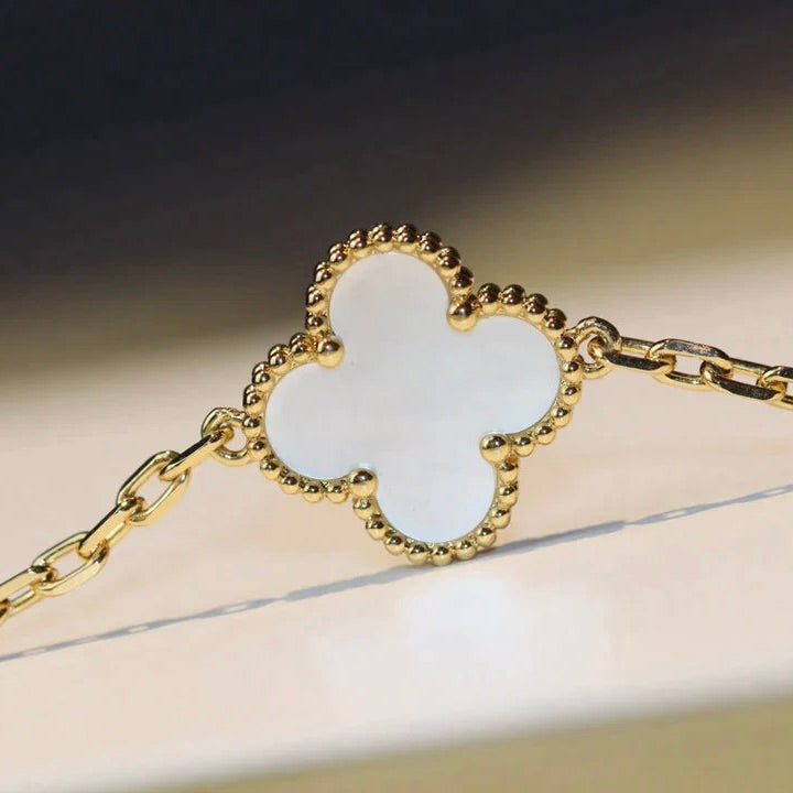[Lumina]CLOVER 20 MOTIFS WHITE MOP NECKLACE