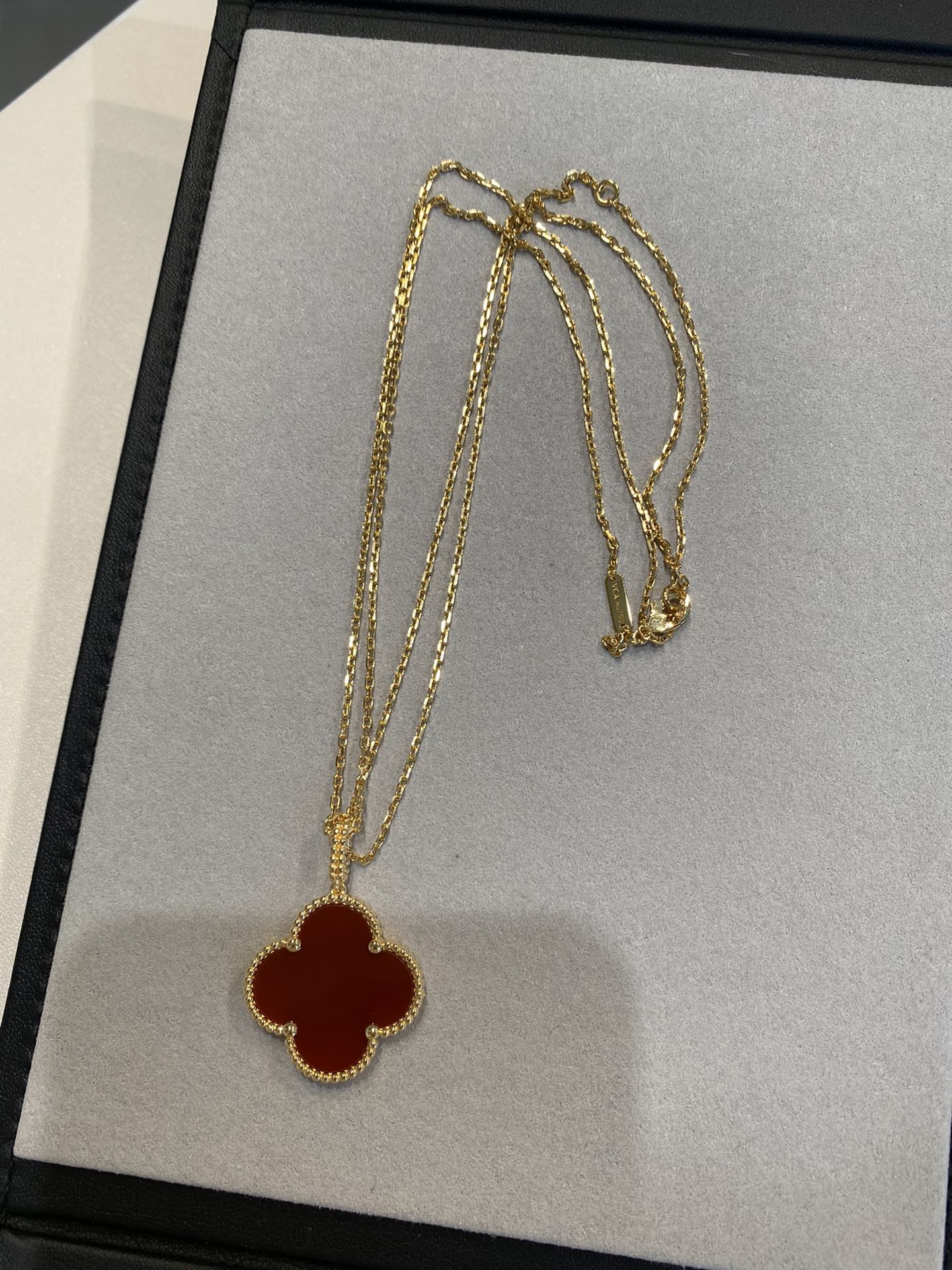 [Lumina]CLOVER 25MM NECKLACE GOLD CARNELIAN