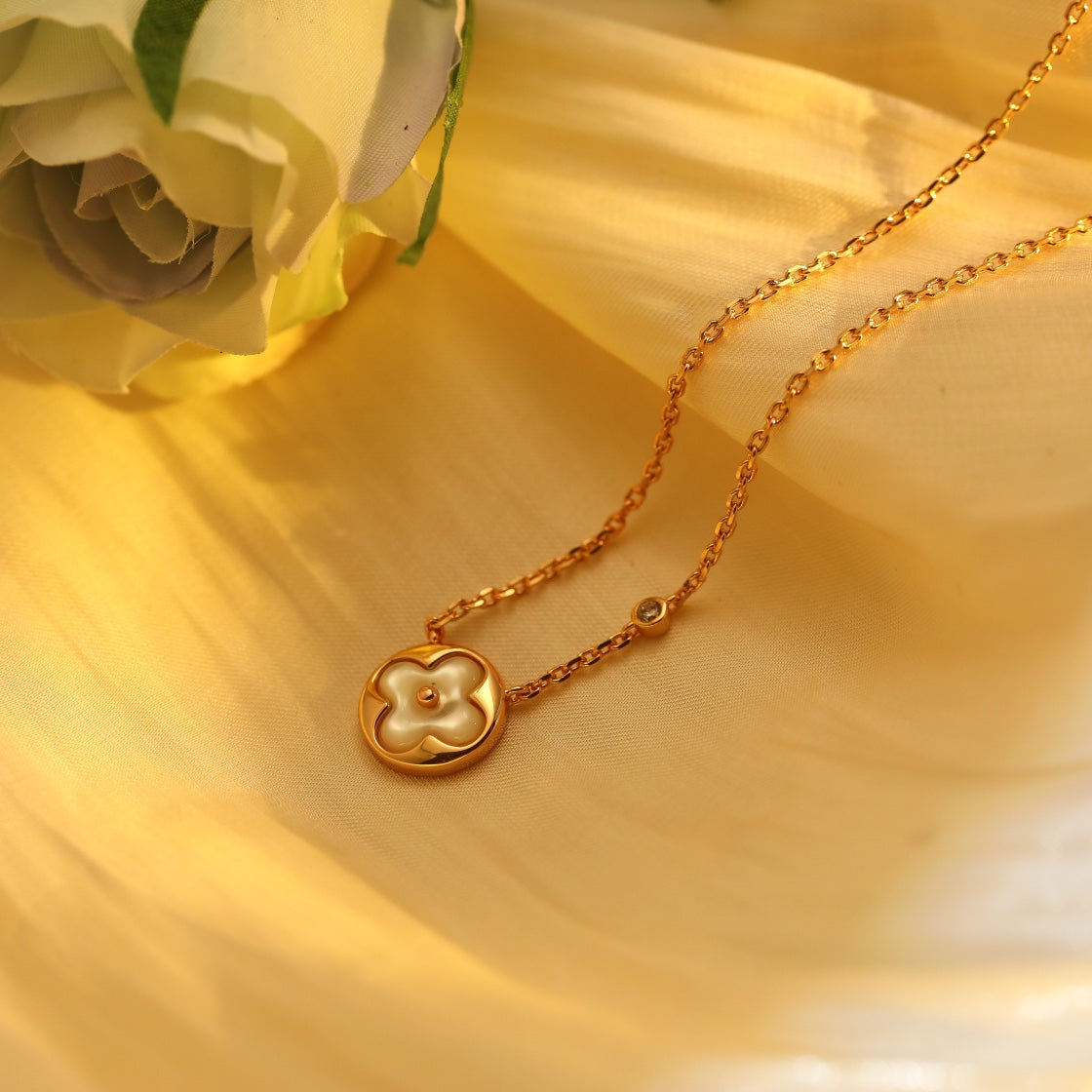 [Lumina]SUN PEDANT PINK GOLD 1 DIAMOND NECKLACE