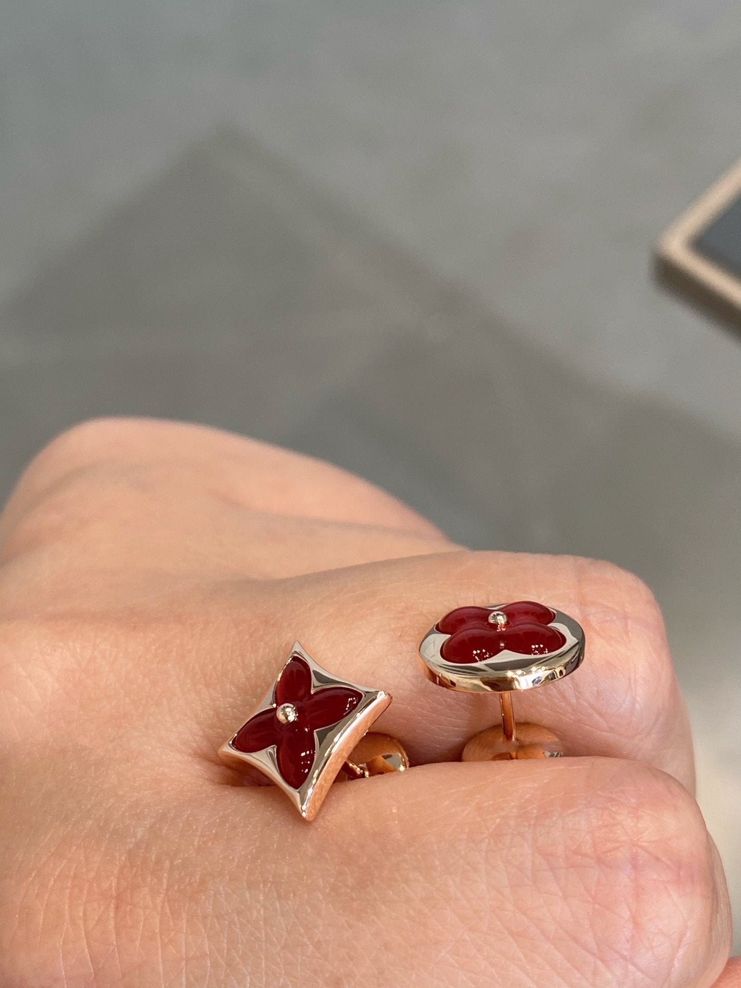 [Lumina]STAR AND SUN PINK GOLD CARNELIAN STUD EARRINGS