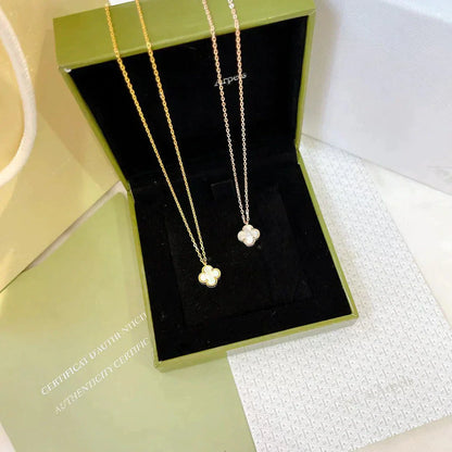 [Lumina]CLOVER MINI 9.5MM WHITE MOTHER-OF-PEARL NECKLACE