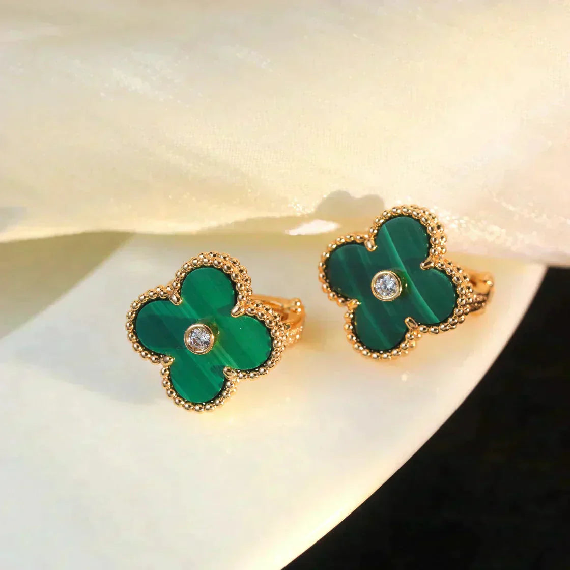 [Lumina]CLOVER MEDIUM 1 MOTIFS MALACHITE DIAMOND EARRINGS