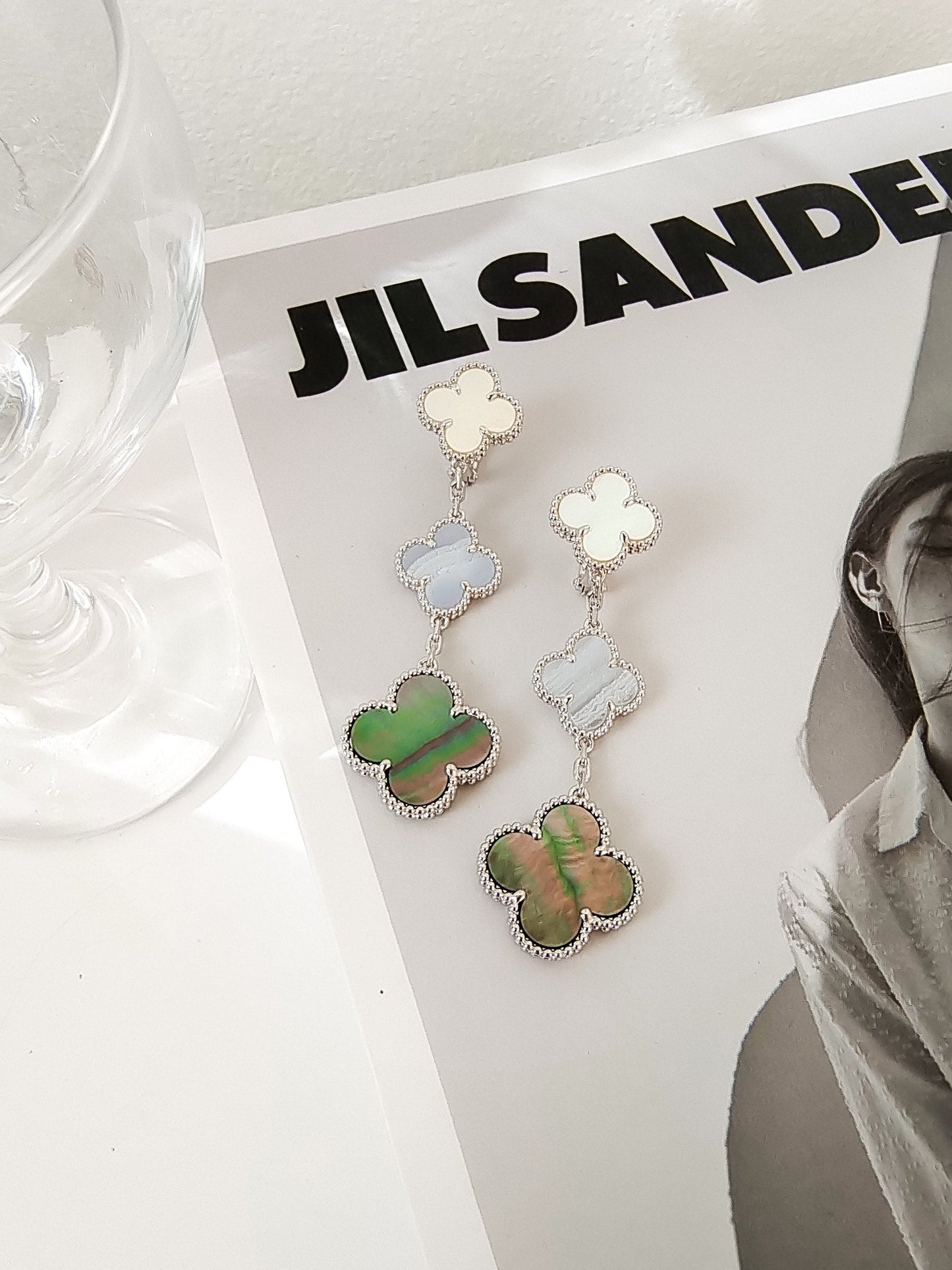[Lumina]CLOVER 3 MOTIFS CHALCEDONY DARK MOP SILVER EARRINGS