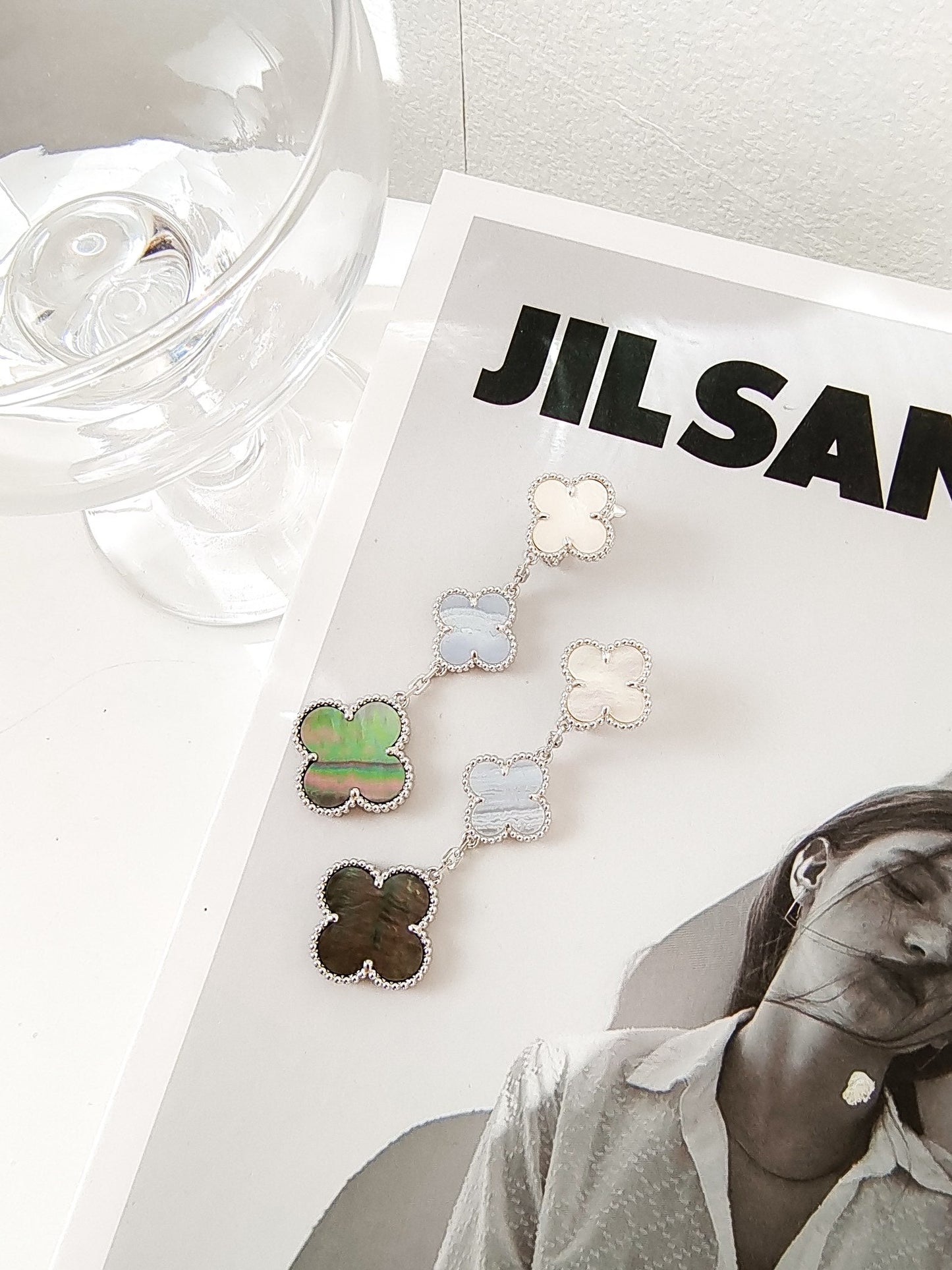[Lumina]CLOVER 3 MOTIFS CHALCEDONY DARK MOP SILVER EARRINGS