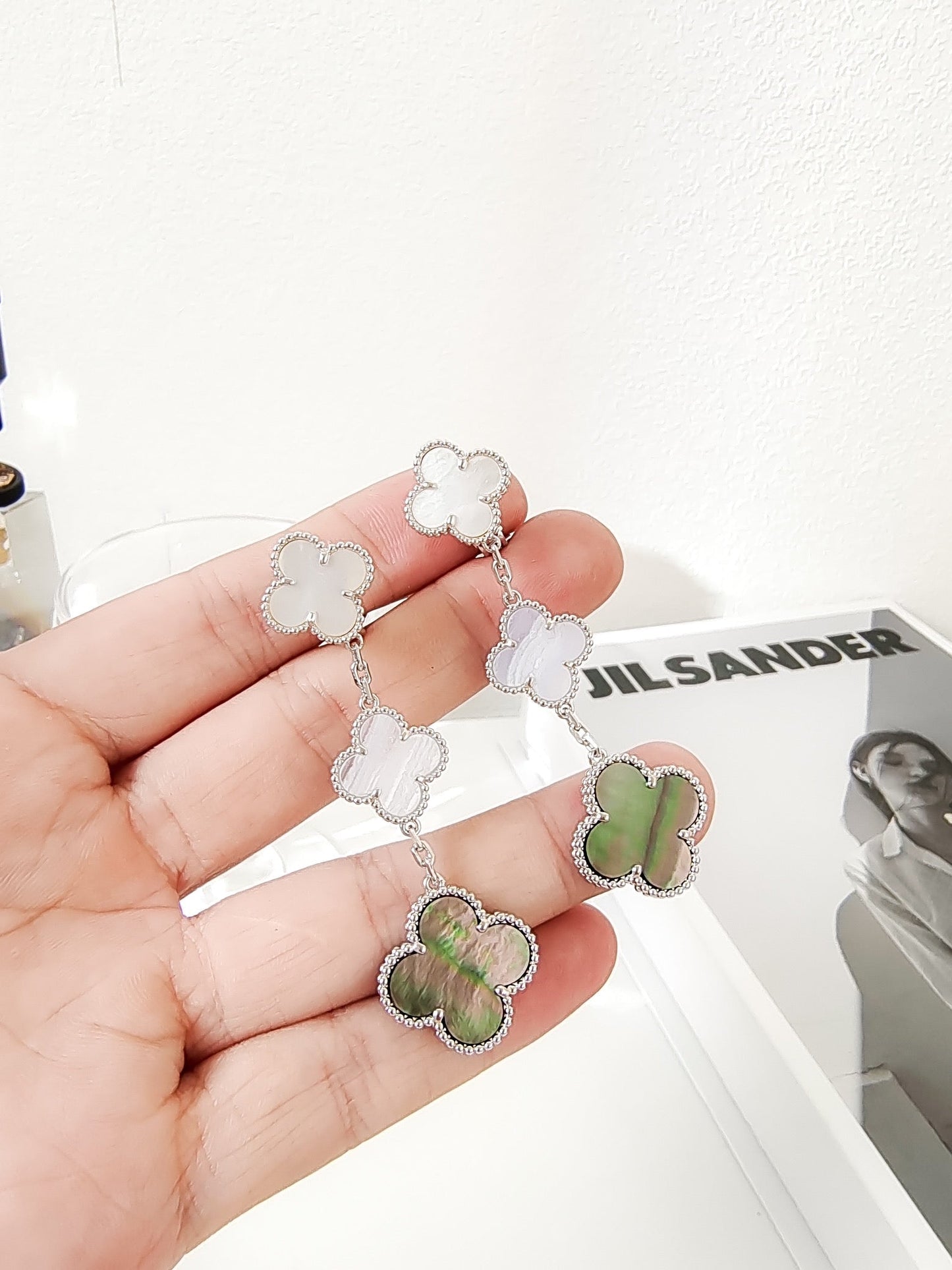 [Lumina]CLOVER 3 MOTIFS CHALCEDONY DARK MOP SILVER EARRINGS