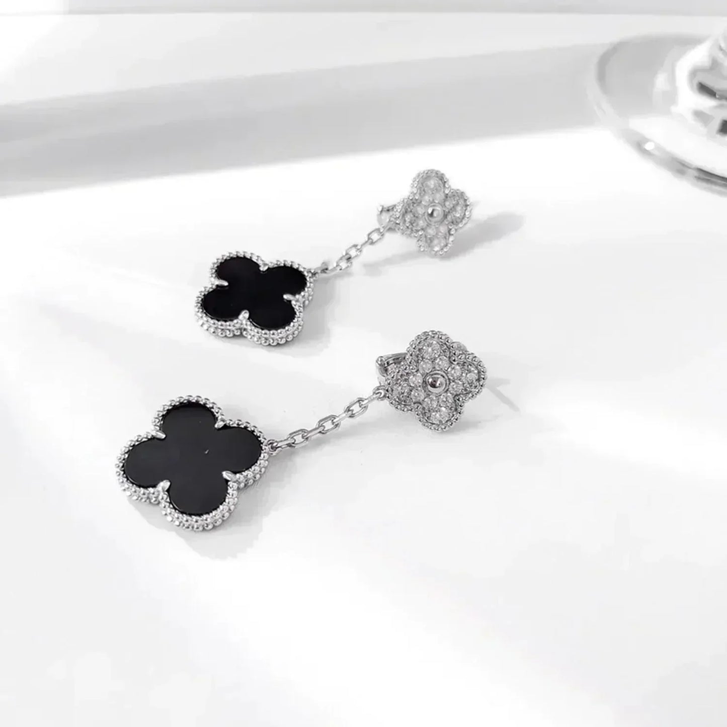 [Lumina]CLOVER 2 MOTIFS  DIAMOND ONYX EARRINGS SILVER