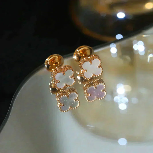 [Lumina]CLOVER MINI 9.5MM WHITE MOP EARRINGS