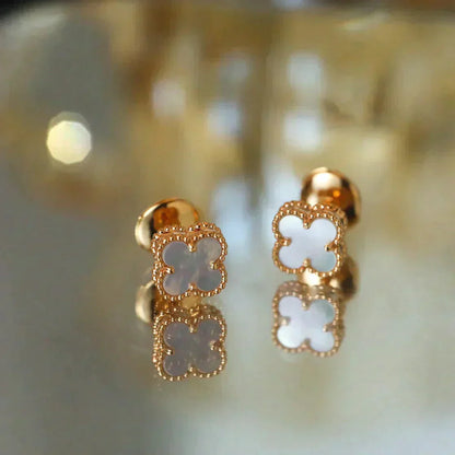 [Lumina]CLOVER MINI 9.5MM WHITE MOP EARRINGS
