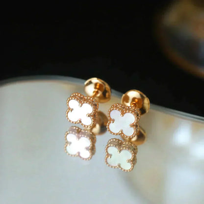[Lumina]CLOVER MINI 9.5MM WHITE MOP EARRINGS