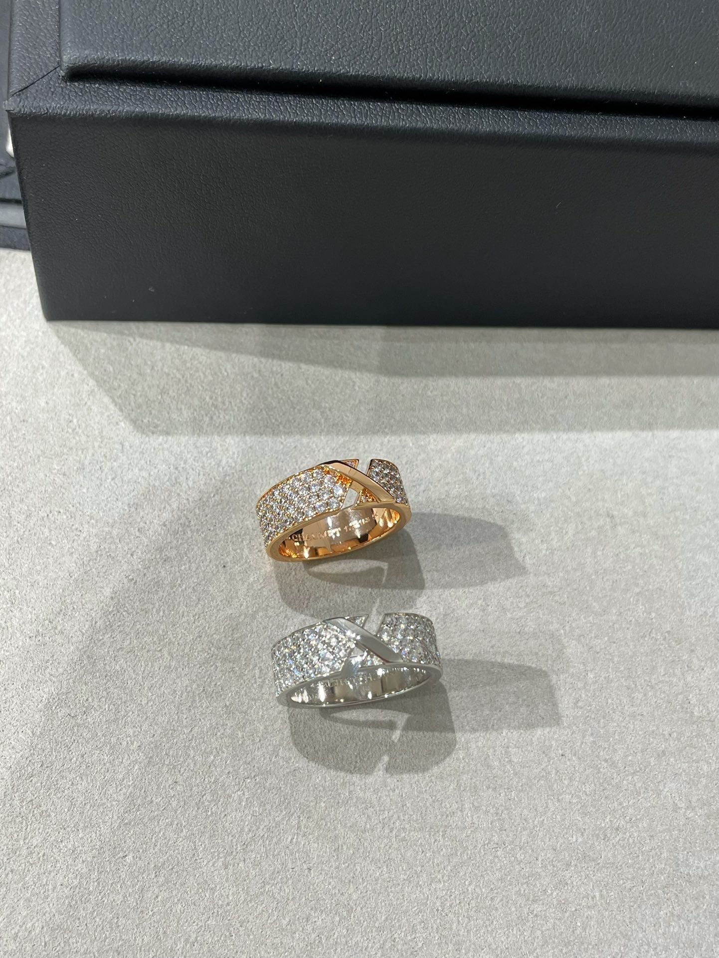 [Lumina]LIENS EVIDENCE  DIAMOND PAVED RING