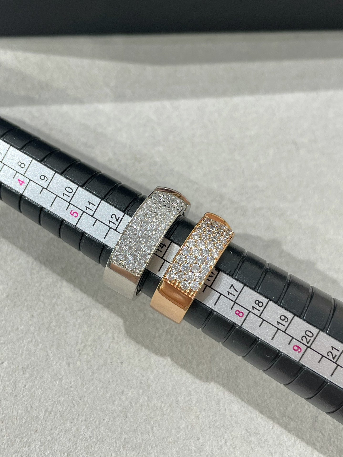 [Lumina]LIENS EVIDENCE  DIAMOND PAVED RING