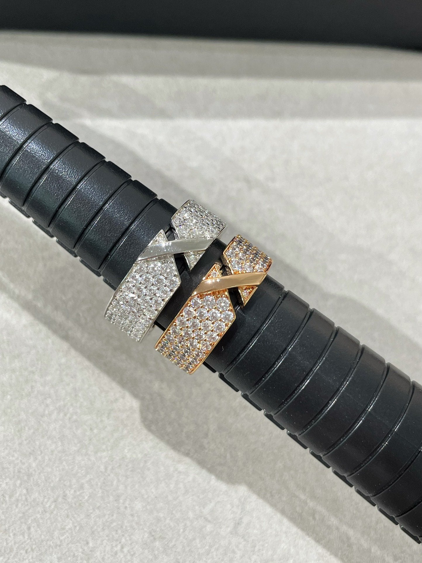 [Lumina]LIENS EVIDENCE  DIAMOND PAVED RING