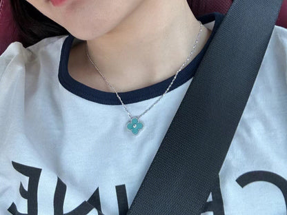 [Lumina]CLOVER 1 DIAMOND LIGHT BLUE SILVER NECKLACE