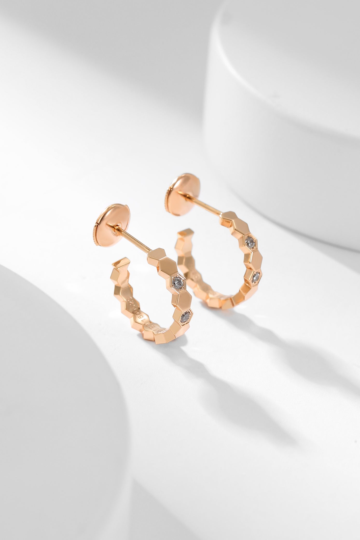 [Lumina]BEE LOVE DIAMOND HOOP EARRINGS