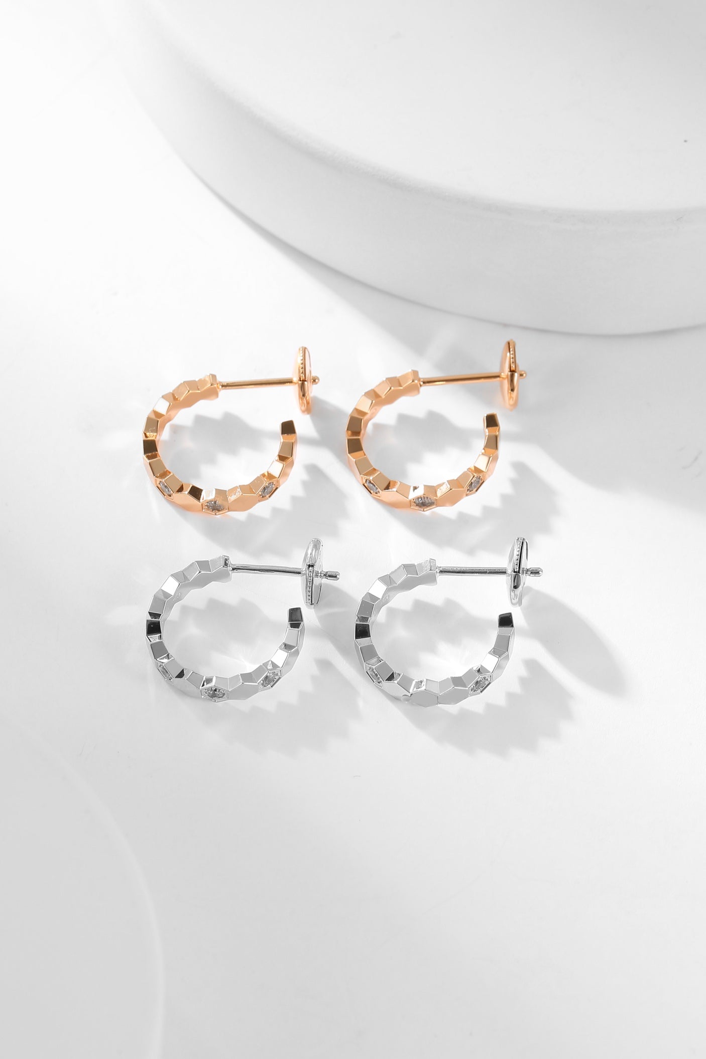 [Lumina]BEE LOVE DIAMOND HOOP EARRINGS