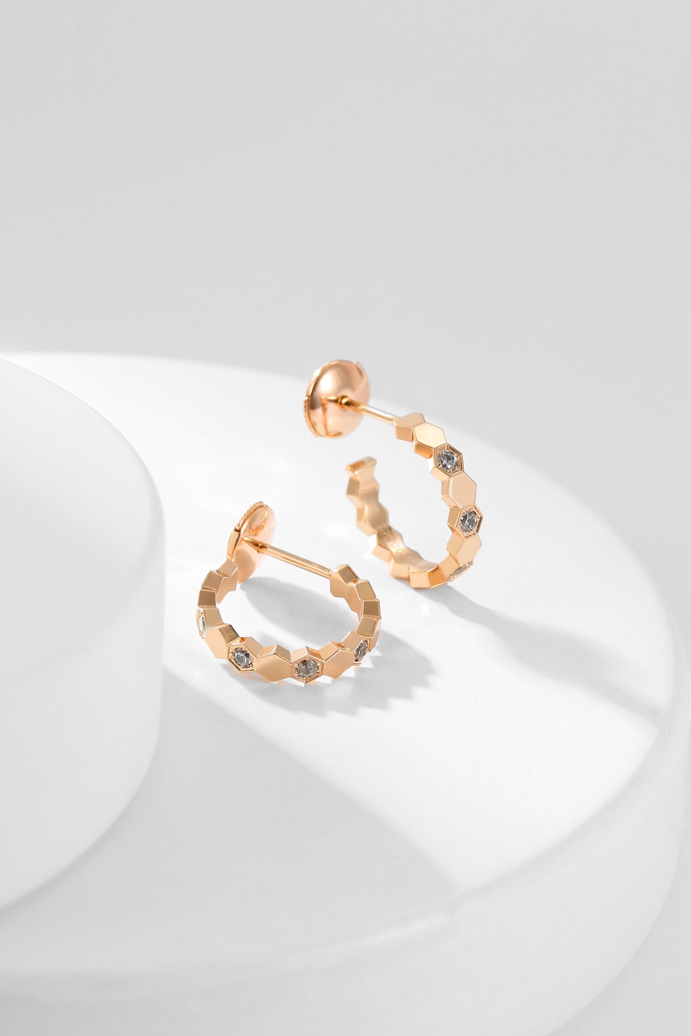 [Lumina]BEE LOVE DIAMOND HOOP EARRINGS