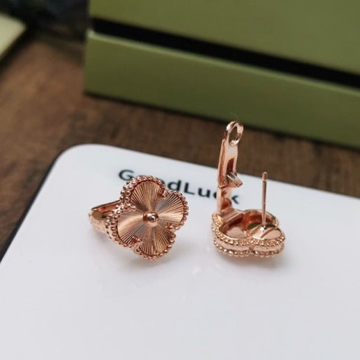 [Lumina]CLOVER MEDIUM STUD EARRINGS